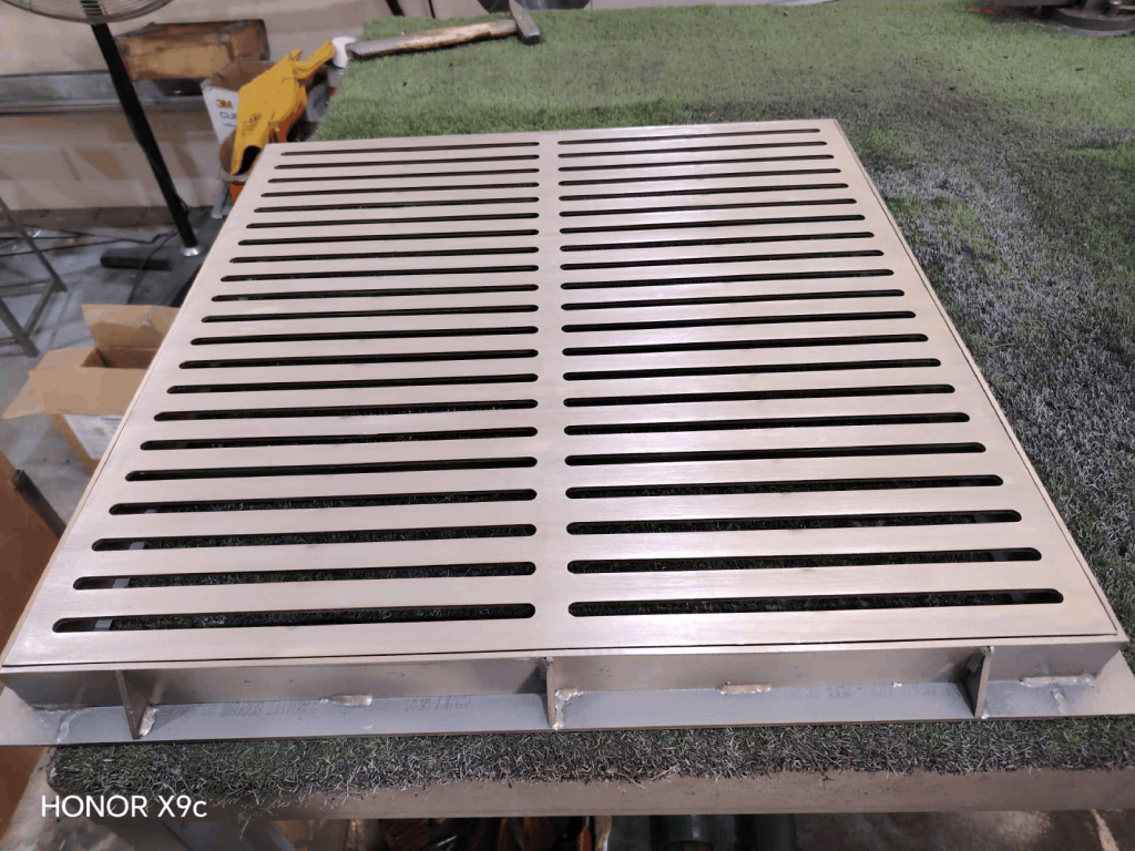 STAINLESS STEEL CATCH BASIN