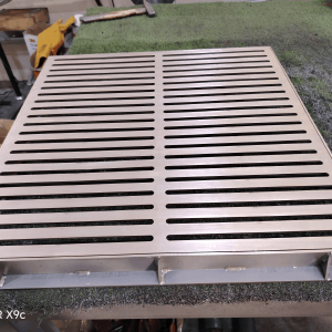 STAINLESS STEEL CATCH BASIN